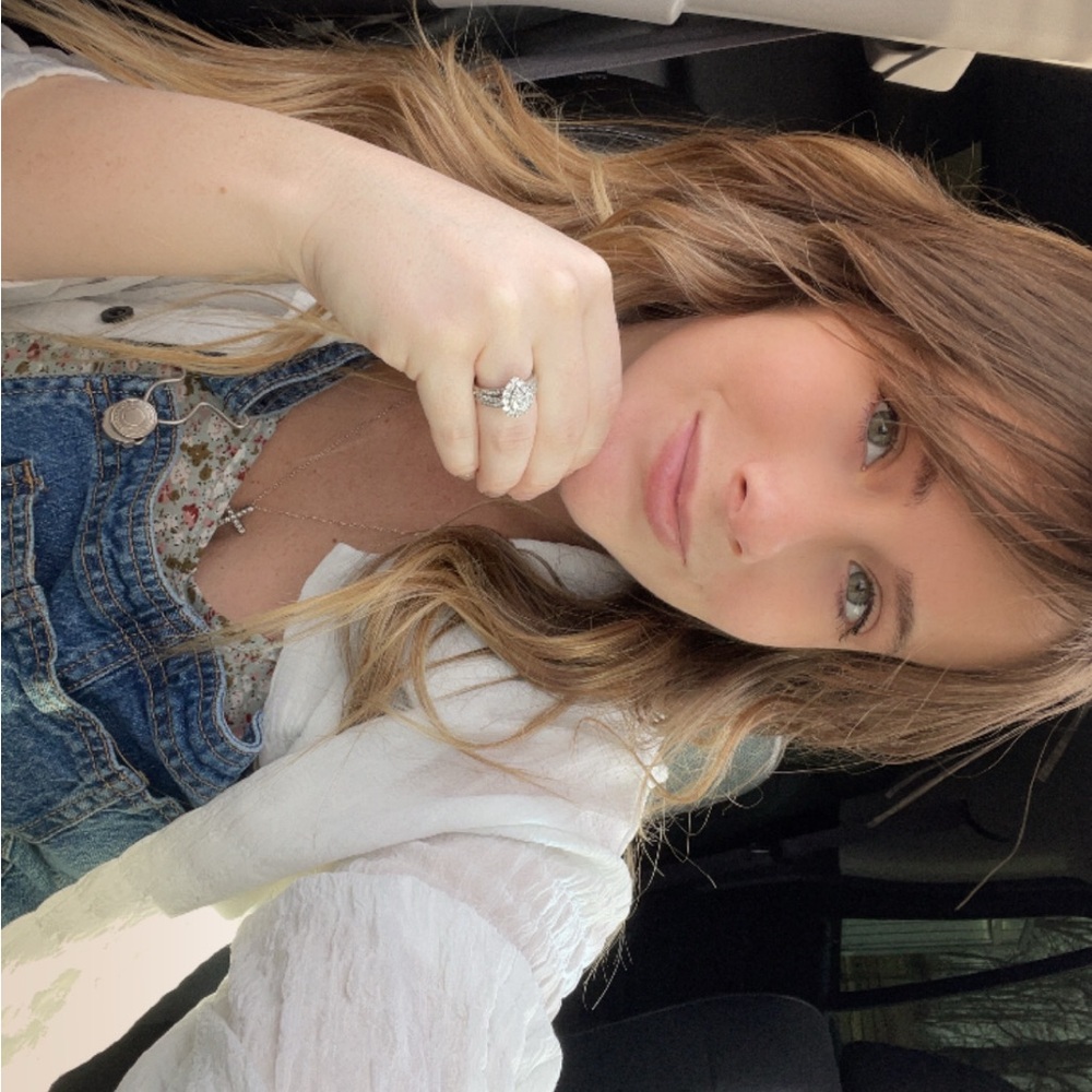 Meet your Posher, Lorissa